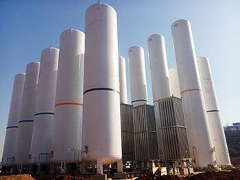 Tanque de almacenamiento  de líquidos criogénico al vacío